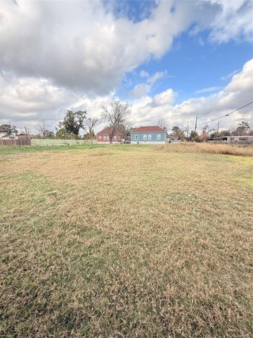 4015 Leffingwell Street, Houston, TX 77026