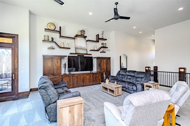 6713 Augustine Court, Johnston, IA 50131