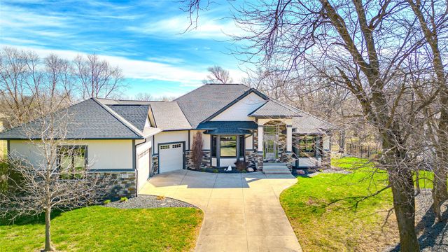 6713 Augustine Court, Johnston, IA 50131