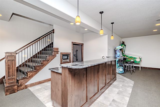 6713 Augustine Court, Johnston, IA 50131
