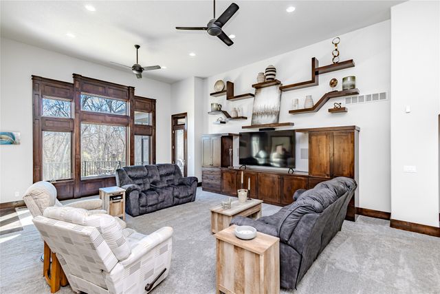 6713 Augustine Court, Johnston, IA 50131