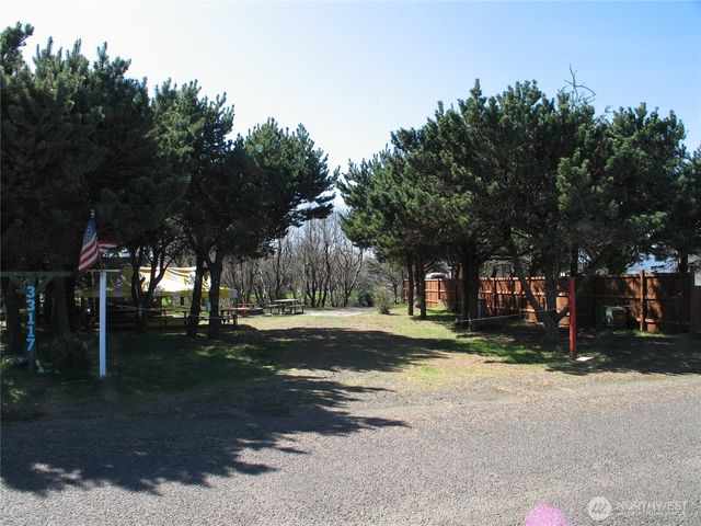 33117 H Place, Ocean Park, WA 98640