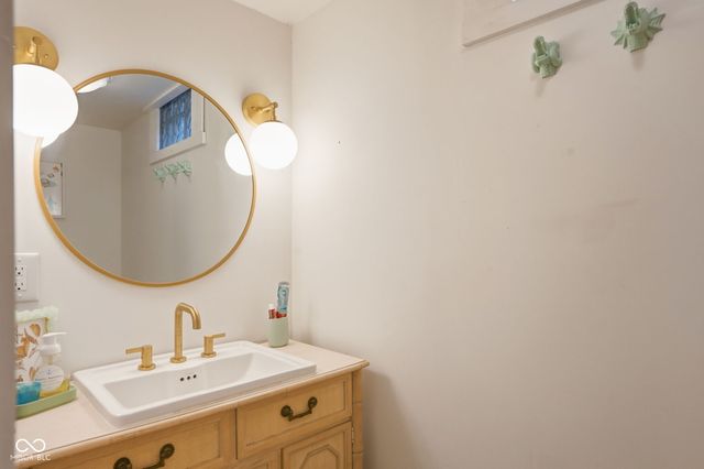 619 Kessler Boulevard East Drive, Indianapolis, IN 46220
