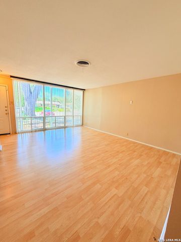4503 Eisenhauer, San Antonio, TX 78218