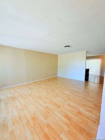4503 Eisenhauer, San Antonio, TX 78218
