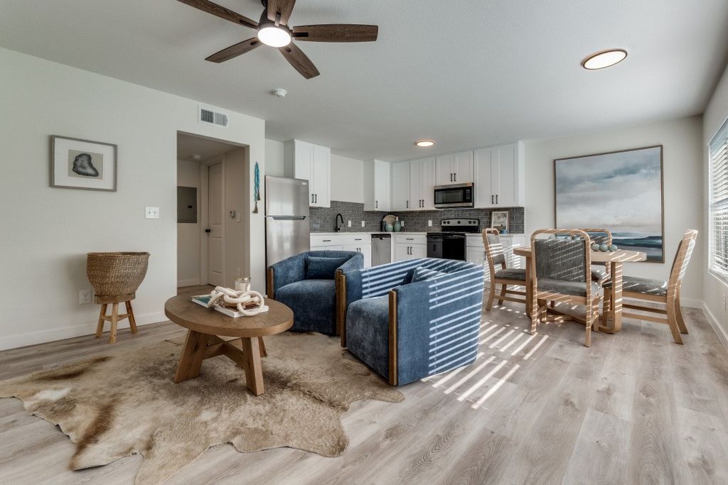 5917 Gaston Avenue 117, Dallas, TX 75214