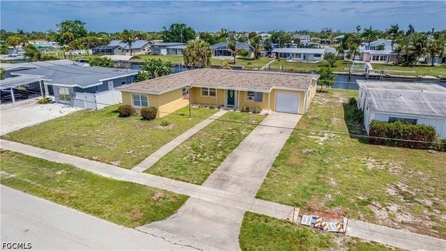 859 Conreid DR NE, Port Charlotte, FL 33952