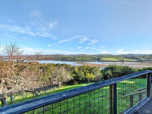 20 Redwood Ave, Inverness, CA 94937