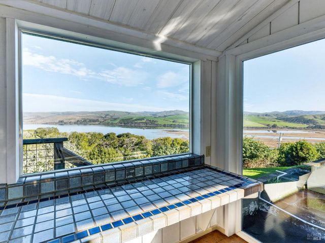 20 Redwood Ave, Inverness, CA 94937