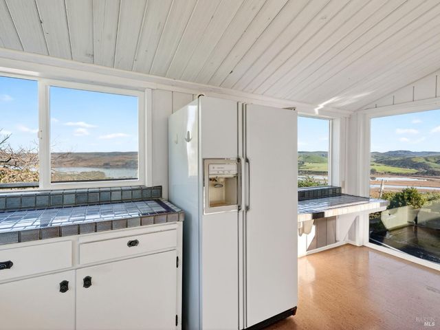 20 Redwood Ave, Inverness, CA 94937