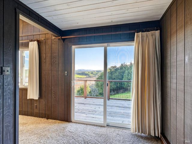 20 Redwood Ave, Inverness, CA 94937