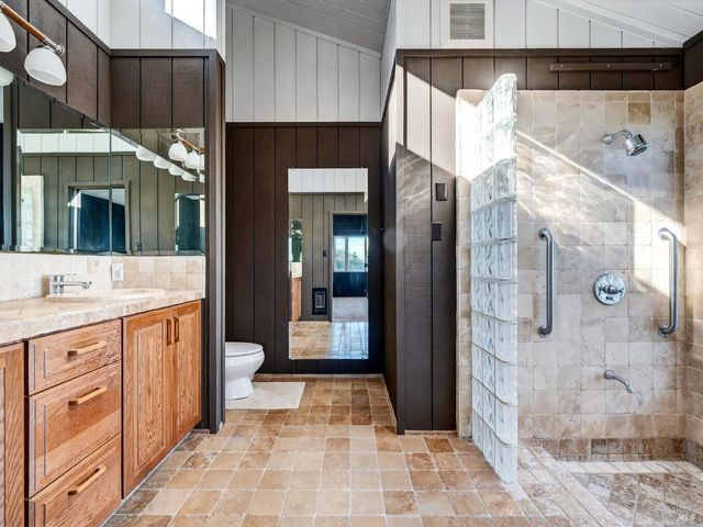 20 Redwood Ave, Inverness, CA 94937