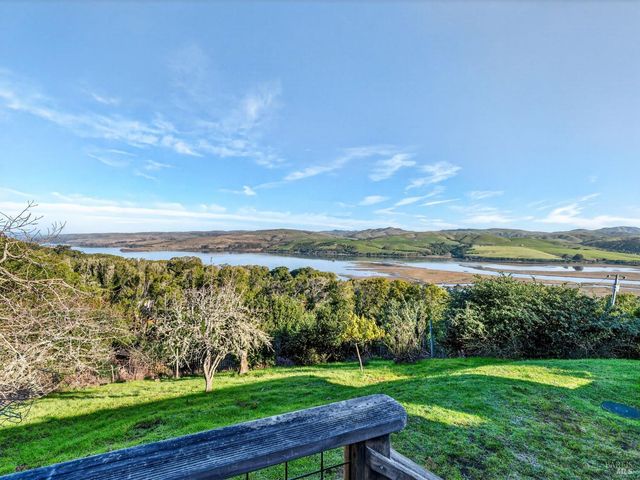 20 Redwood Ave, Inverness, CA 94937