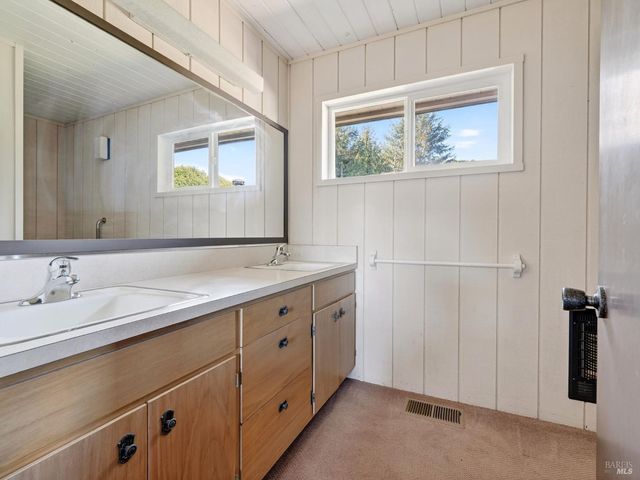 20 Redwood Ave, Inverness, CA 94937