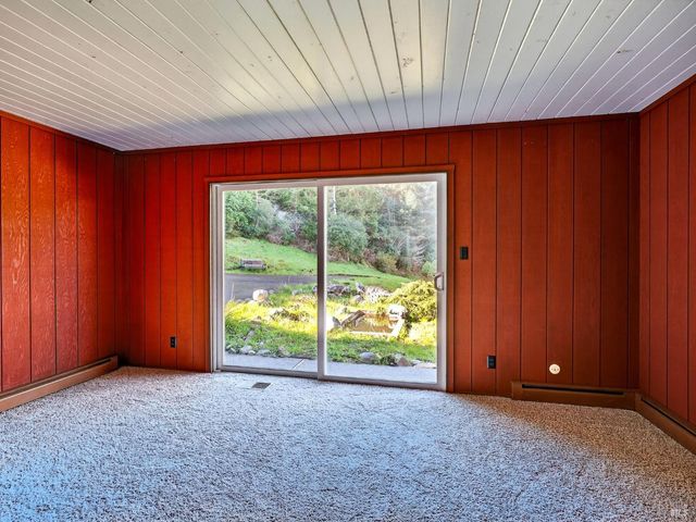 20 Redwood Ave, Inverness, CA 94937