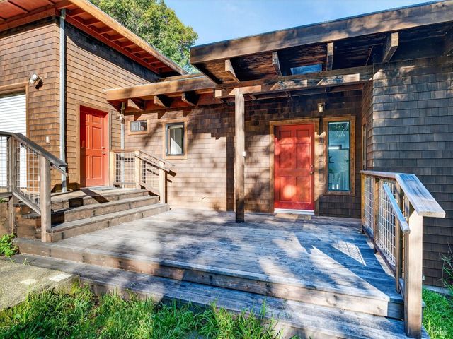 20 Redwood Ave, Inverness, CA 94937