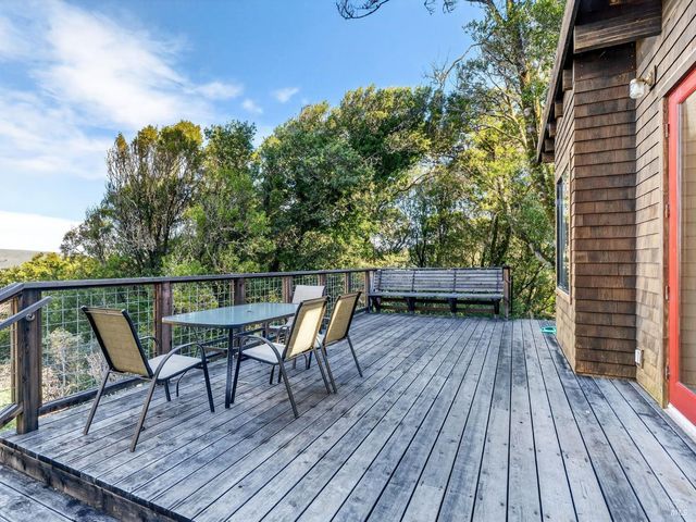 20 Redwood Ave, Inverness, CA 94937