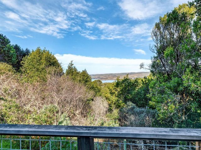 20 Redwood Ave, Inverness, CA 94937