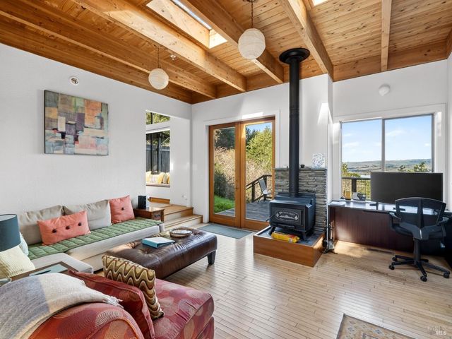 20 Redwood Ave, Inverness, CA 94937