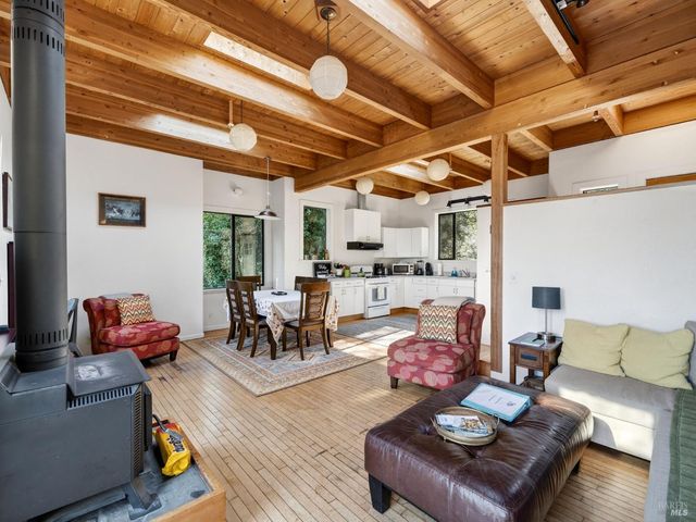 20 Redwood Ave, Inverness, CA 94937