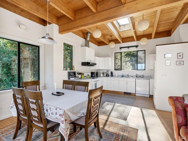 20 Redwood Ave, Inverness, CA 94937