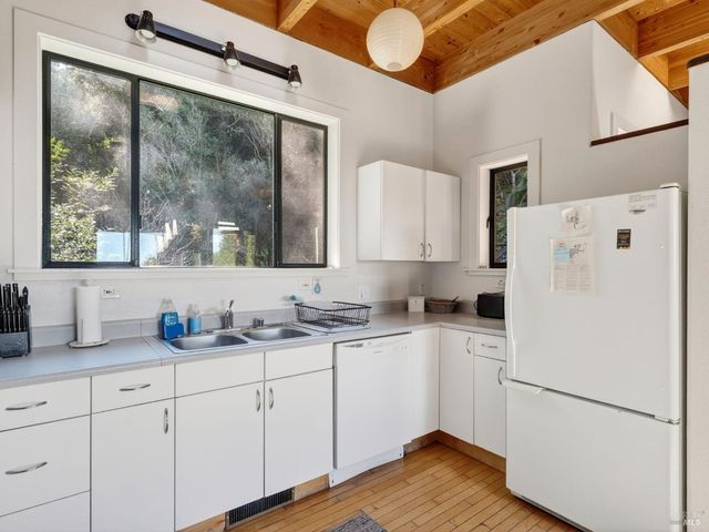 20 Redwood Ave, Inverness, CA 94937