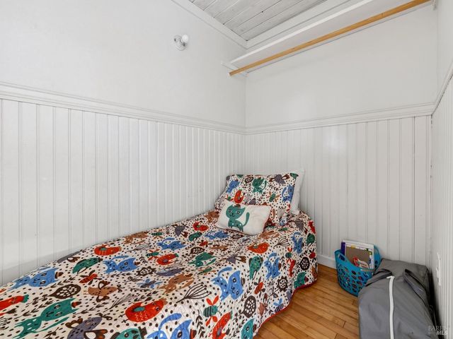 20 Redwood Ave, Inverness, CA 94937