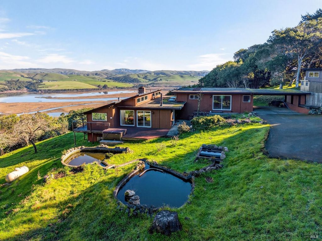 20 Redwood Ave, Inverness, CA 94937