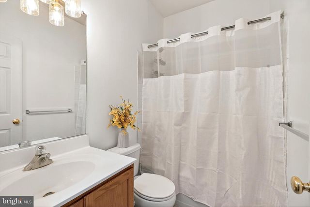 25065 RIDING CENTER DR, Chantilly, VA 20152