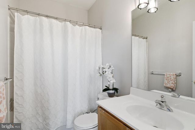 25065 RIDING CENTER DR, Chantilly, VA 20152