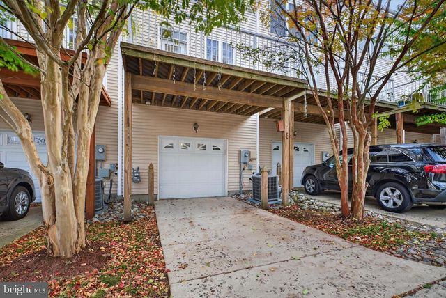 25065 RIDING CENTER DR, Chantilly, VA 20152