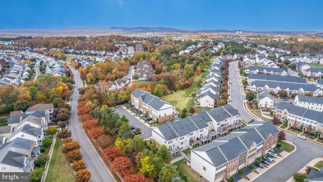 25065 RIDING CENTER DR, Chantilly, VA 20152