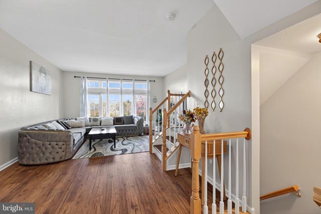 25065 RIDING CENTER DR, Chantilly, VA 20152