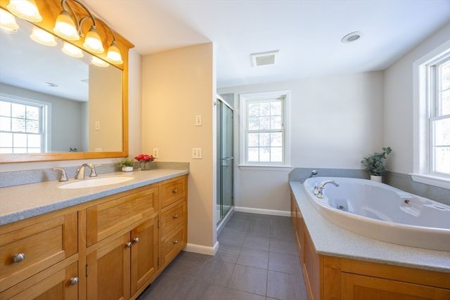 18 Northway St, Holliston, MA 01746