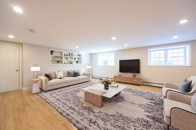 18 Northway St, Holliston, MA 01746