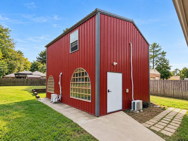 11237 Willow Oak Ln, Tyler, TX 75703