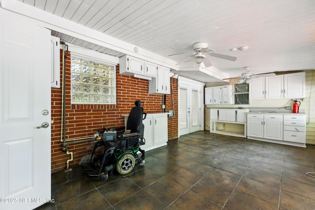 9408 EVESHAM Road, Jacksonville, FL 32208