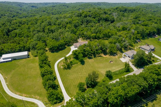2022 Southport Rd, Culleoka, TN 38451