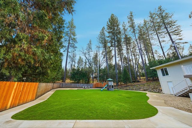 12880 Tabeau Ct, Pine Grove, CA 95665