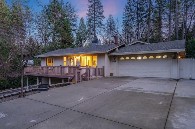 12880 Tabeau Ct, Pine Grove, CA 95665
