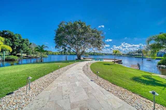 659 SW Bittern Street, Palm City, FL 34990