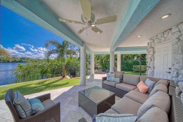 659 SW Bittern Street, Palm City, FL 34990