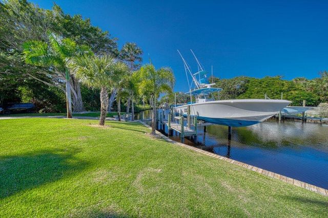 659 SW Bittern Street, Palm City, FL 34990