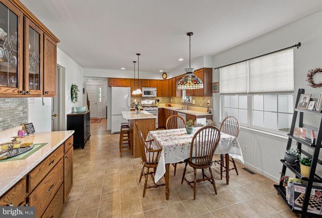 24 BEAR CREEK DR, Mantua, NJ 08051
