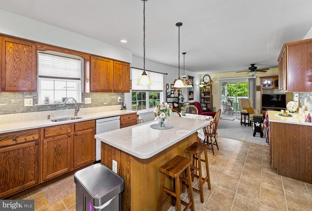 24 BEAR CREEK DR, Mantua, NJ 08051