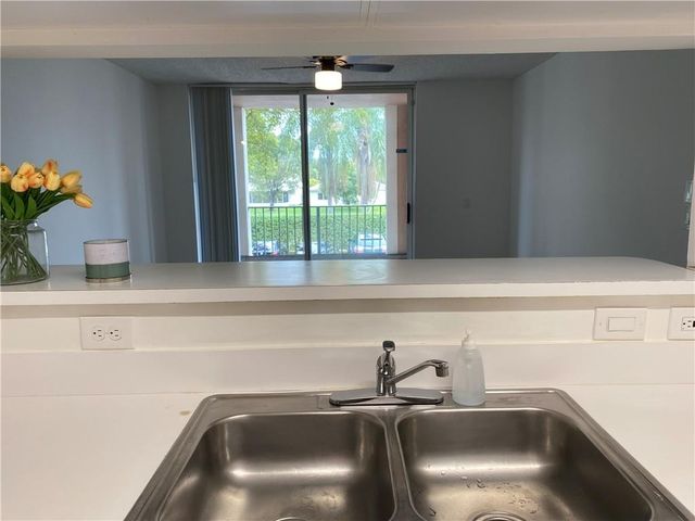 12112 Saint Andrews Place 205, Miramar, FL 33025