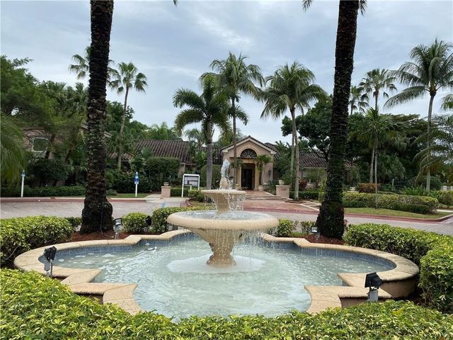 12112 Saint Andrews Place 205, Miramar, FL 33025