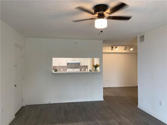 12112 Saint Andrews Place 205, Miramar, FL 33025