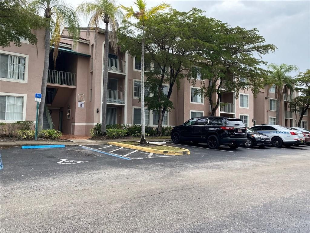 12112 Saint Andrews Place 205, Miramar, FL 33025
