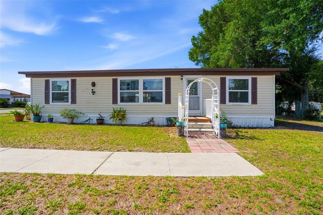 3933 SARAH DRIVE, Wesley Chapel, FL 33543